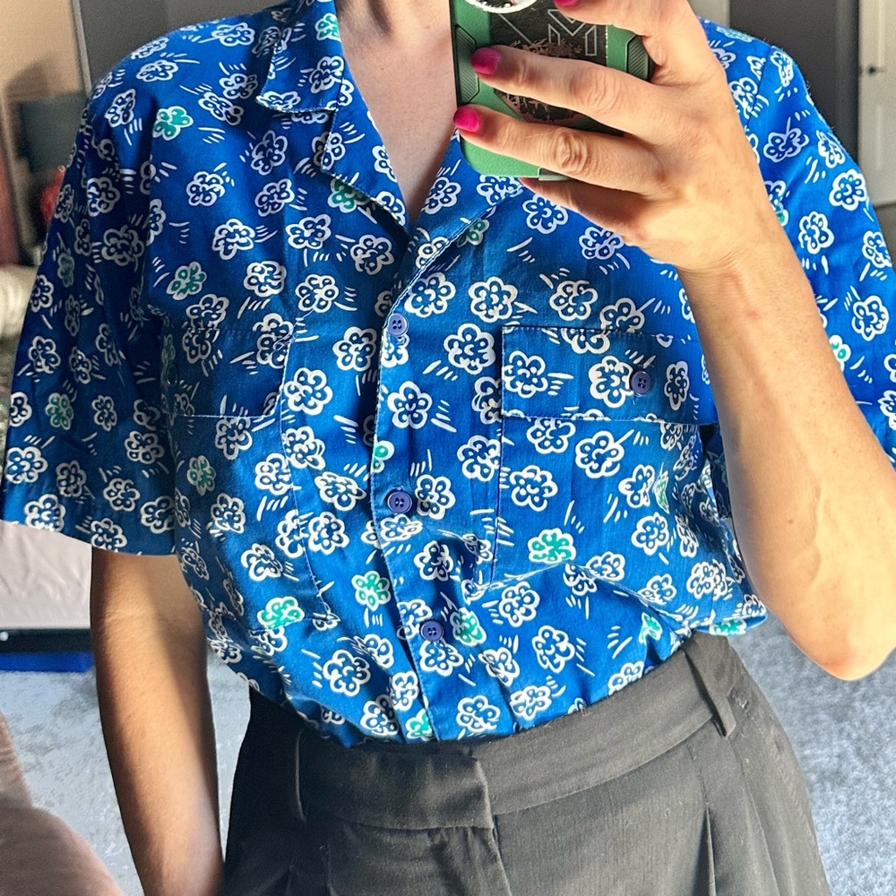 Vintage 80’s Blue Floral Short-Sleeve Button-Up Shirt